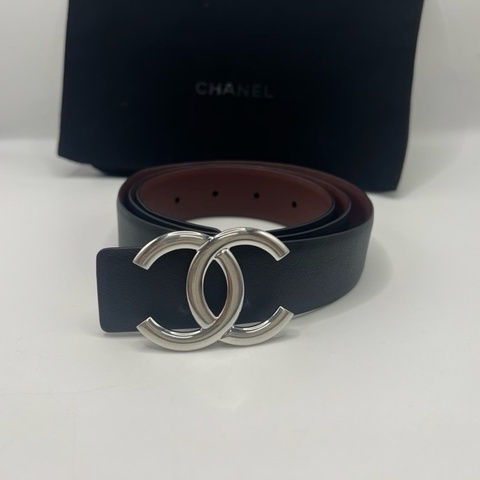 微瑕疵香奈儿Chanel经典款银色大logo双面腰带皮带尺寸	宽3cm长75/80/85/cm，無盒無塵袋 （親，先單前，需跟客服要什麼尺寸）💕