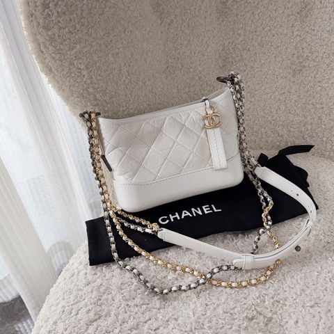 Chanel 香奈兒 Gabrielle 白色流浪包 小號