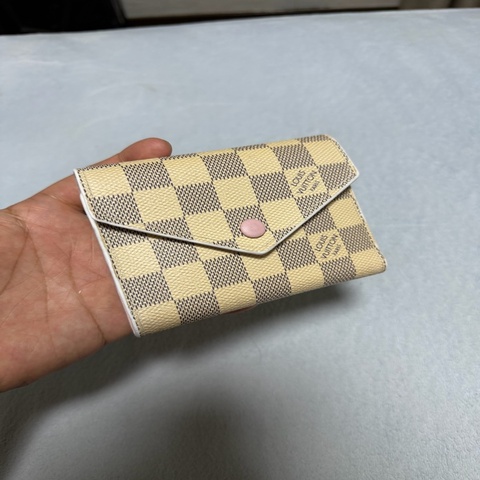 Lv 白棋盤格零錢中短夾（N64022）