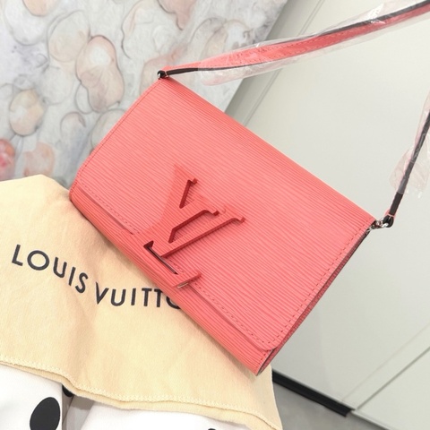 【近新閒置品】Louis Vuitton 路易威登LV 糖果粉水波紋Woc信封手拿單肩斜挎包