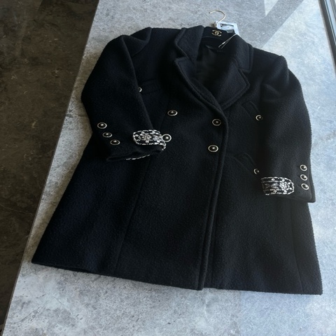 Chanel21A康鹏系列黑色亮片袖大衣fr34~~