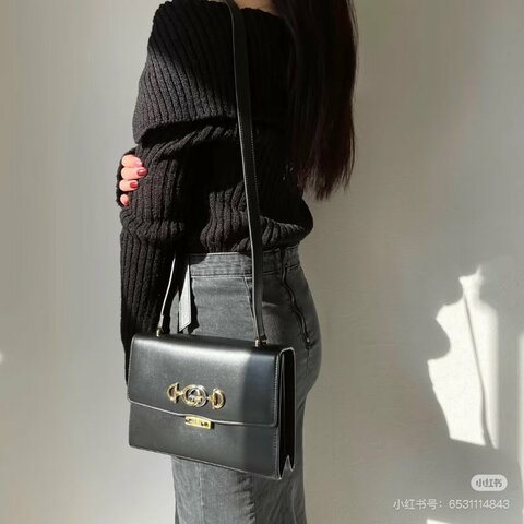 GUCCI Zumi黑色金扣肩背斜背包 24*16*8 98新配件塵袋