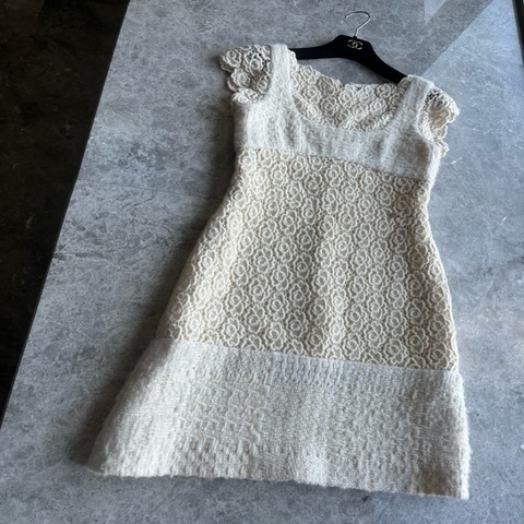 Chanel 15A萨尔茨堡系列米色蕾丝重工连衣裙fr36~~