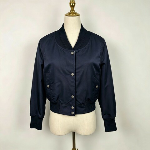 Chanel 16年蓝色两口袋棒球服上衣外套