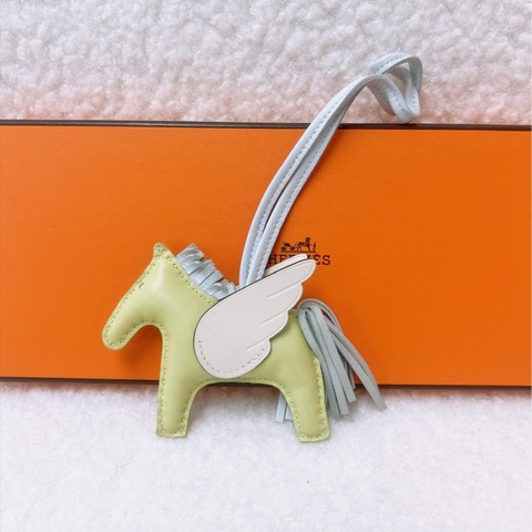 Hermes rodeo pegase pm 淺黃綠飛馬吊飾/包掛