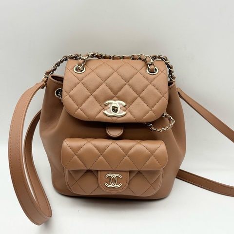Chanel 香奈兒 duma 棕色小號雙肩包 芯片款 尺寸：18*19*9.5cm