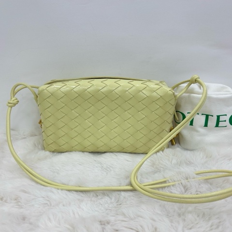 BV Bottega Veneta 葆蝶家 BLOOP相機包  單肩包 標準尺寸，淡黃色 芯片 尺寸：22x9x15