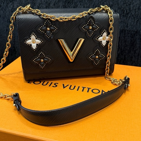 路易威登/Louis VuittonTwist黑色水波紋限量花卉鉚釘金扣鏈條包 肩背包斜挎包 底長23cm