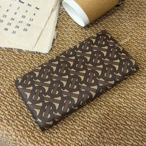 JS1320-BURBERRY  棕色滿版logo對開長夾