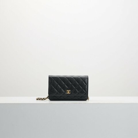 Chanel 新款旋轉扣 woc黑金牛