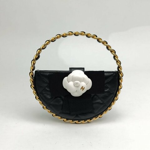 Chanel香奈兒 黑色羊皮革金扣23K呼啦圈山茶花晚宴包肩背包