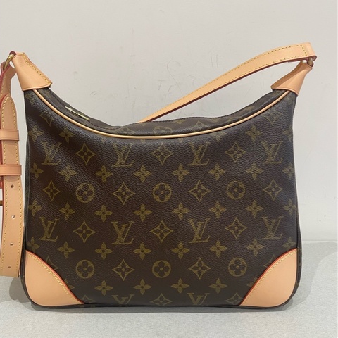 Louis Vuitton • 經典老花牛角包 #超可愛✨