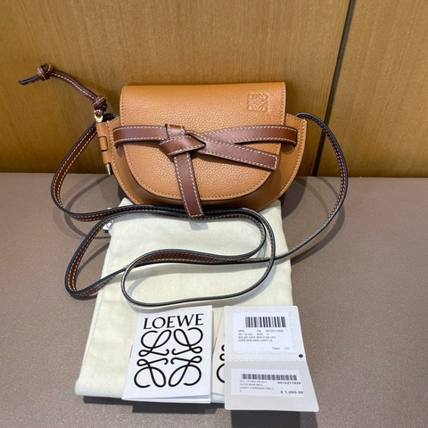 99新 羅意威/Loewe  mini gate斜挎包 焦糖色 成色完美