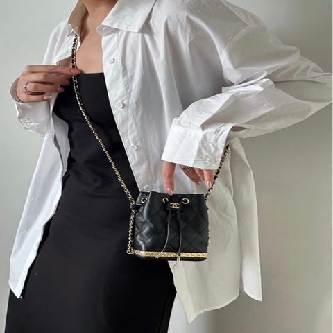 CHANEL✨ 奚夢瑤同款 2022限量秀款菱格紋迷你水桶包鏈條包風琴卡包 32開
