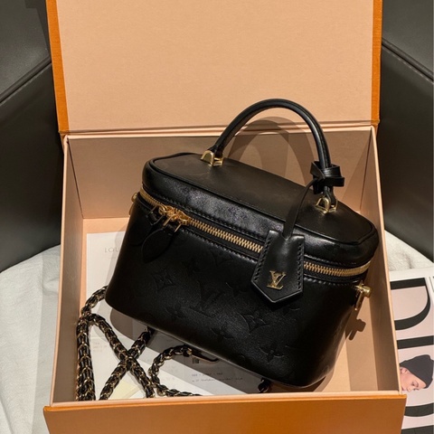 Louis Vuitton • 經典黑色老花全皮壓紋Vanity化妝包 #全配