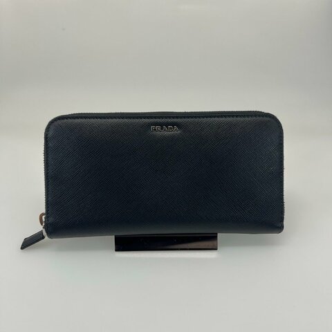 PRADA 黑牛皮ㄇ拉長夾