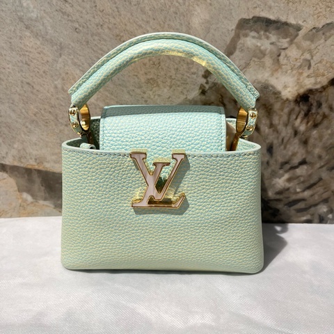 Louis Vuitton綠色 Tauruillon 牛皮 Capucines Mini
