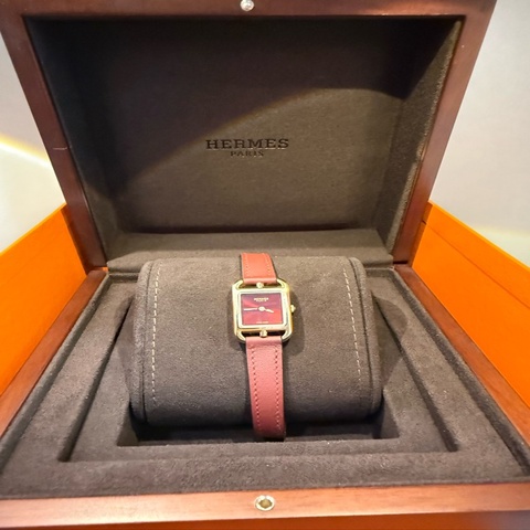 Hermès Cape Cod XS 18K純金腕錶｜Rouge H 愛馬仕紅｜2026專櫃購入