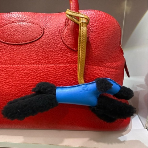 【Hermès 愛馬仕】Budy Charm 經典毛毛獵狐梗犬包包吊飾（寶藍 / 黑色毛毛）