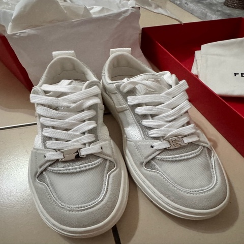 ferragamo 女鞋