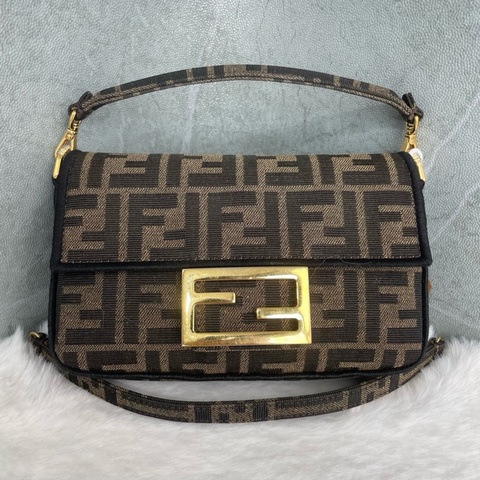 芬迪 Fendi Iconic Baguette迷你手袋，棕色提花布料