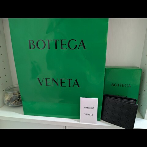全新 BV Intrecciato Bi-Fold Wallet With Coin Purse