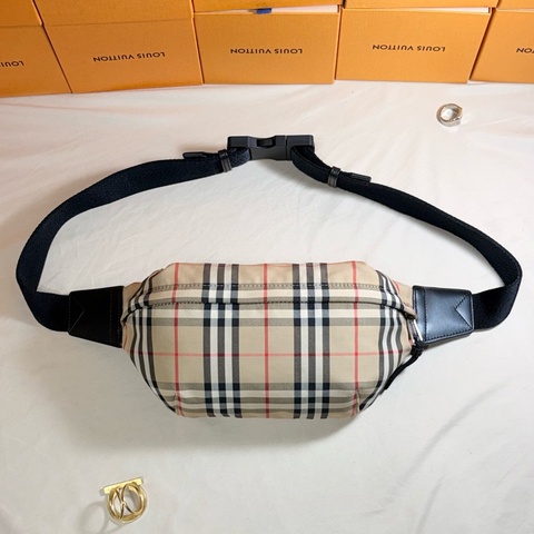 🔥經典百搭 即將下架 Burberry 巴寶莉 腰包 胸包 經典格紋 新款