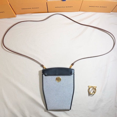 ‼️近新閒置 質感百搭 Burberry 巴寶莉 手機包 肩背斜背包 素面灰帆布 拼皮