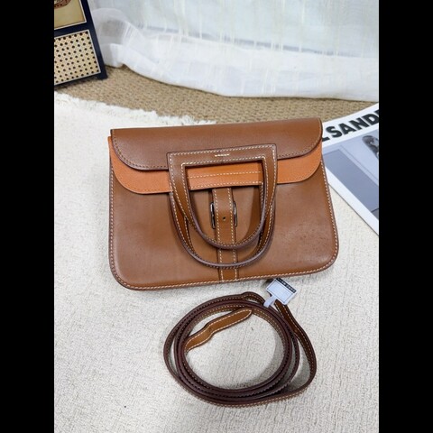 Hermes mini halzan焦糖色銀扣
馬鞍皮