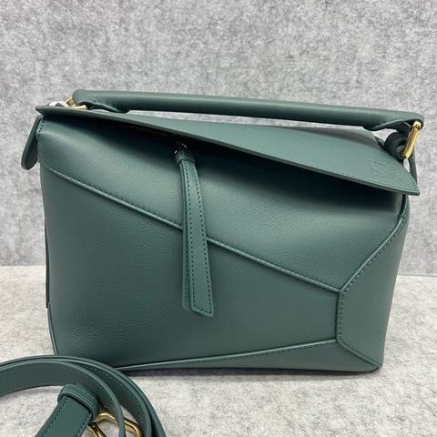 LOEWE羅意威 Puzzle 幾何拼接設計經典 小牛皮 手提斜挎單肩包  深鼠尾草綠。