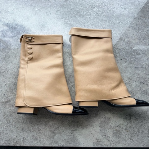 Chanel 24K奶茶色长靴36码