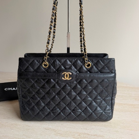 Chanel香奈兒 黑金荔枝牛皮托特包 21開 底長32cm