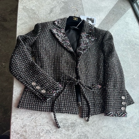 原价27万Chanel 23A黑色细闪外套fr40~~
