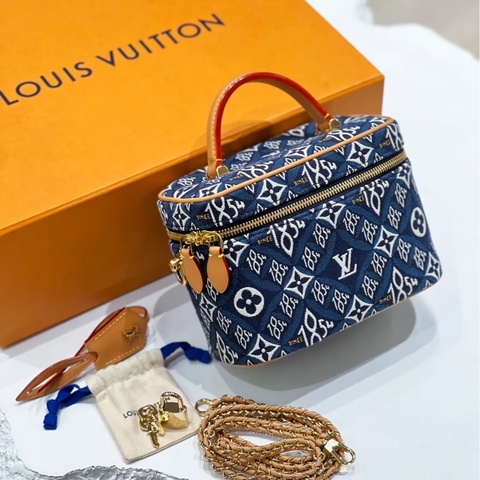 Louis Vuitton • 限量1854系列牛仔老花Vanity化妝包 #99🆕