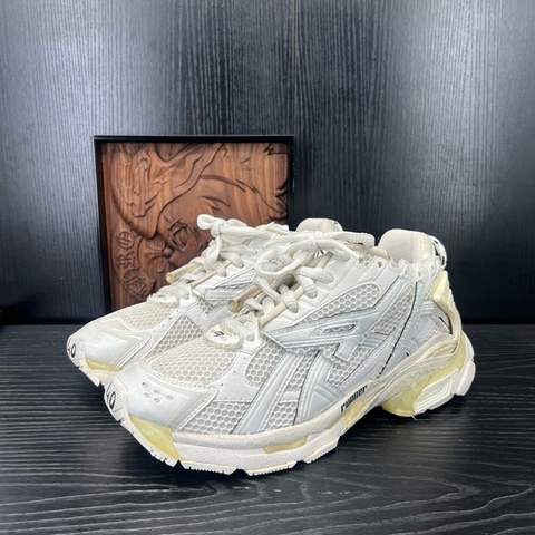 Balenciaga巴黎世家 runner 做舊白 40碼