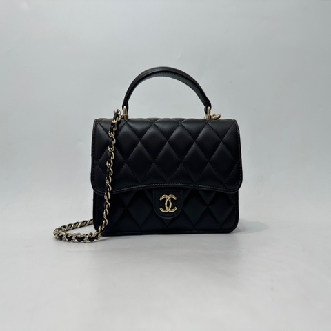 Chanel  黑羊皮淡金釦mini手提口蓋包