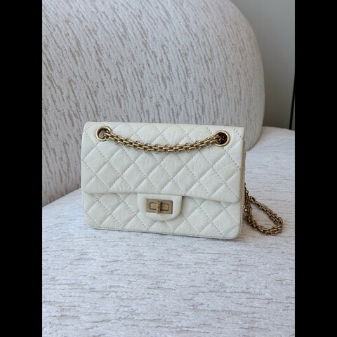 99♥️Chanel 白色金釦 大mini