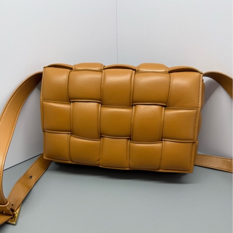葆蝶家/Bottega Veneta  斜挎包