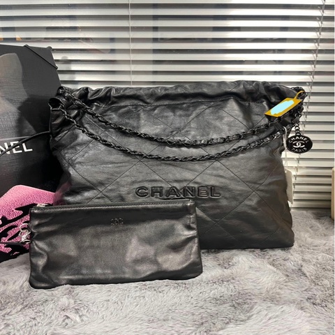 Chanel 22bag so black medium