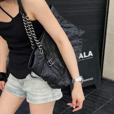 香奈兒中古黑色熔岩鏈條托特包 1