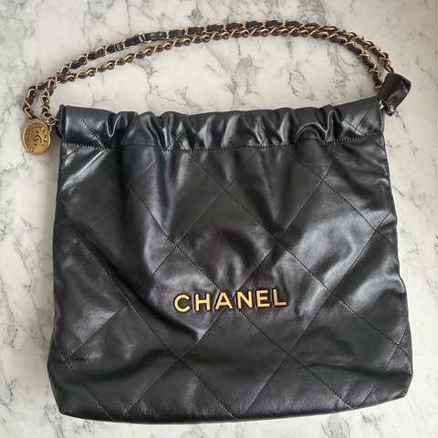 Chanel 黑色金字22bag小號🤩超夯