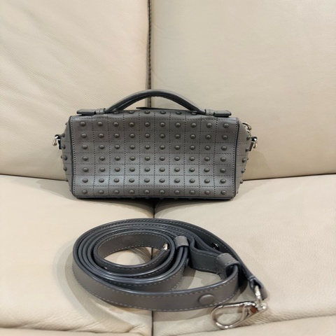 Tod’s Diodon 經典豆豆包/斜背包/灰色款/92新美品