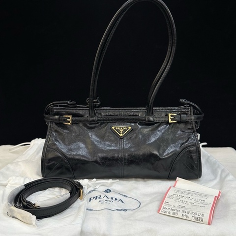 🌷全新現貨帶票！Prada softlux 手提包 中號 黑金