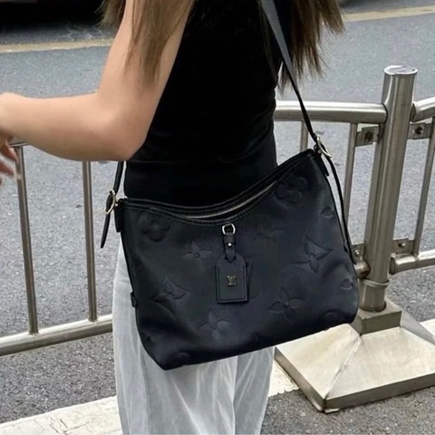 LV Carryall小包