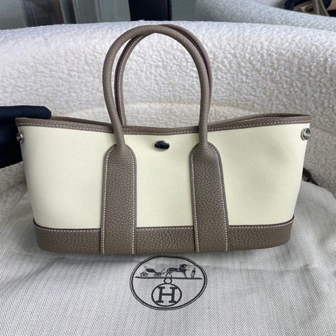 全新Hermes/愛馬仕 mini garden party 香草色拼大象灰 銀扣