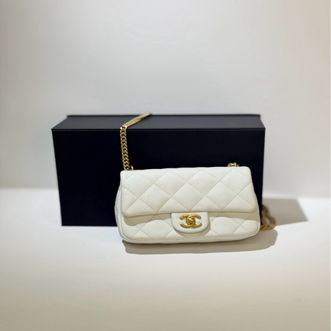 CHANEL｜愛心調節釦方胖 白