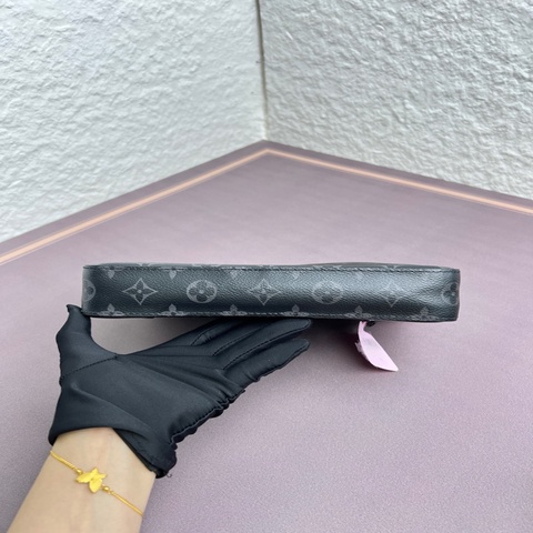 Louis Vuitton路易威登 黑武士三合一郵差斜挎 晶片款