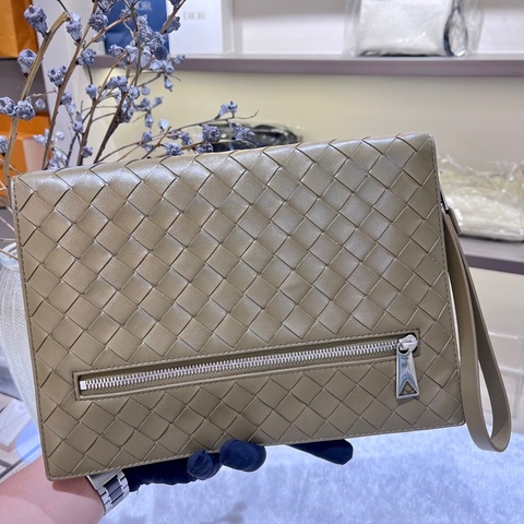 【葆蝶家/Bottega Veneta Intreccio編織拉鍊開合文件包公文包手拿包】小號 男款
