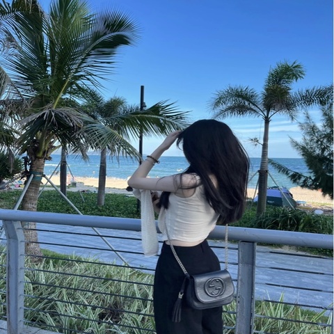 GUCCI 雙G壓紋流蘇鍊帶斜背包