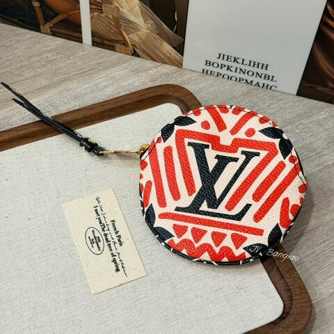 JS0041-LV  Crafty系列花樣年華圓形零錢包 M69505
